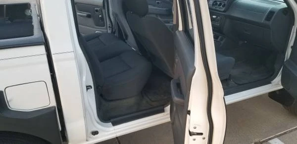 2001 Nissan Frontier 1st Gen - Image 17 of 21