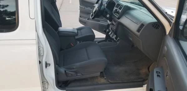 2001 Nissan Frontier 1st Gen - Image 16 of 21