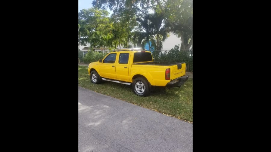 2001 Nissan Frontier 1st Gen - Image 2 of 4