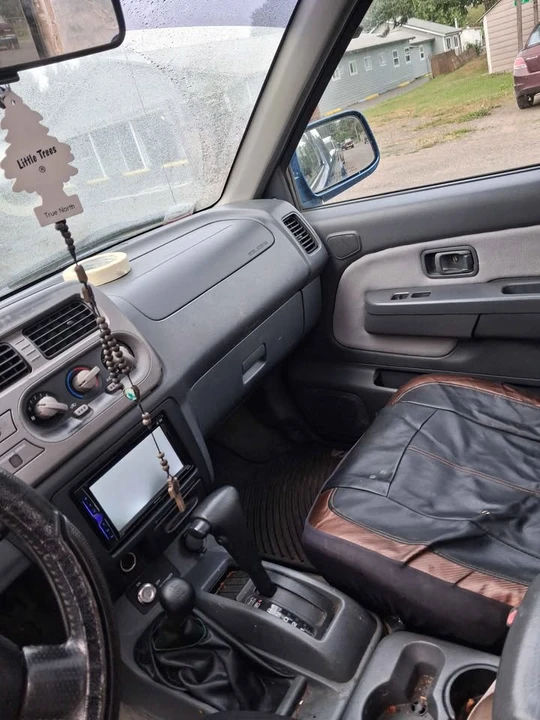 2001 Nissan Frontier 1st Gen - Image 6 of 7