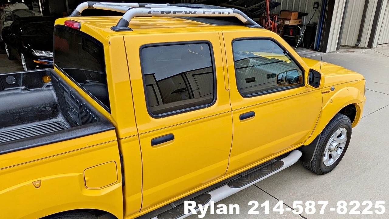 2001 Nissan Frontier 1st Gen - Image 21 of 24