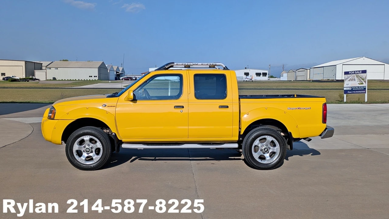 2001 Nissan Frontier 1st Gen - Image 10 of 24