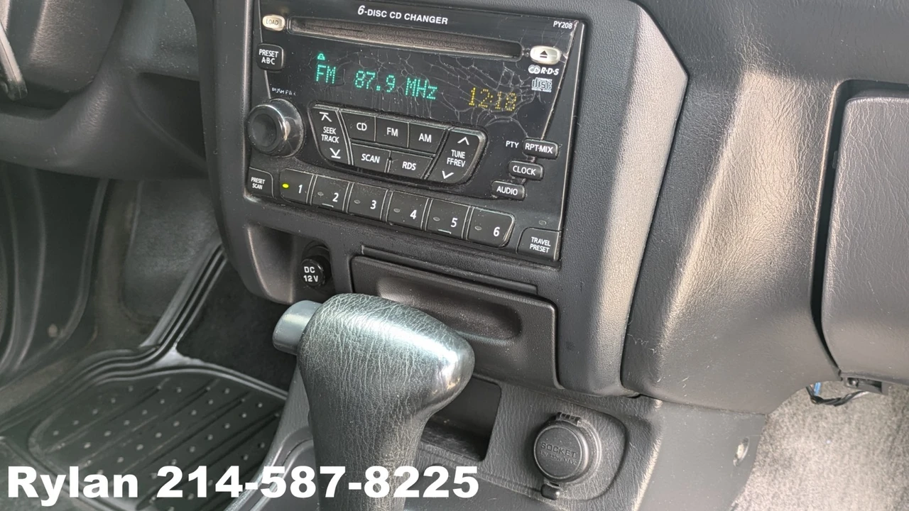 2001 Nissan Frontier 1st Gen - Image 16 of 24