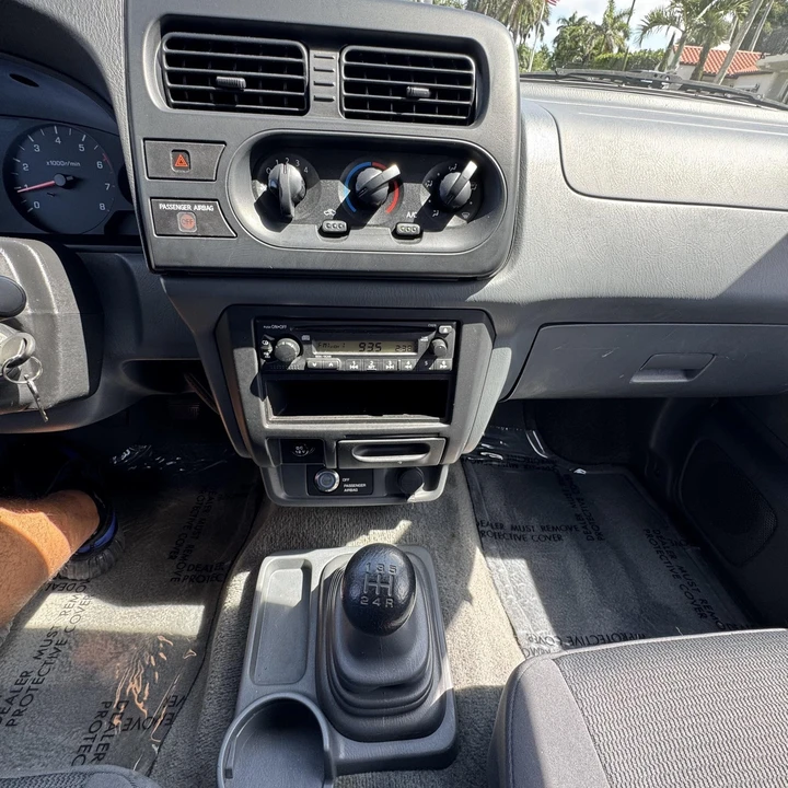 2001 Nissan Frontier 1st Gen - Image 21 of 21