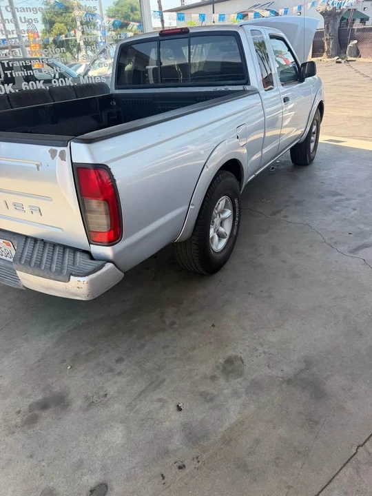 2001 Nissan Frontier 1st Gen - Image 4 of 10