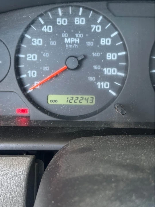 2001 Nissan Frontier 1st Gen - Image 6 of 10