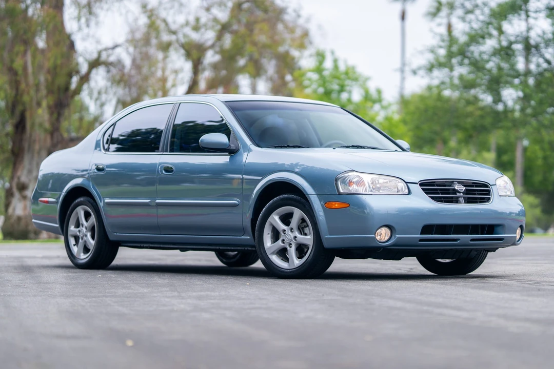 2001 Nissan Maxima 5th Gen - Image 4 of 31