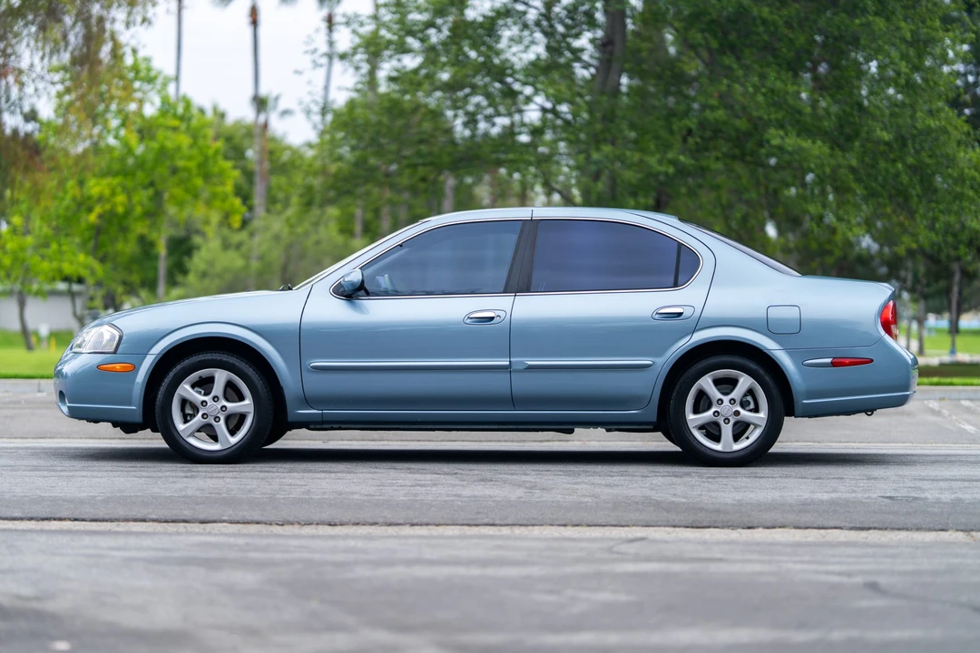 2001 Nissan Maxima 5th Gen - Image 9 of 31