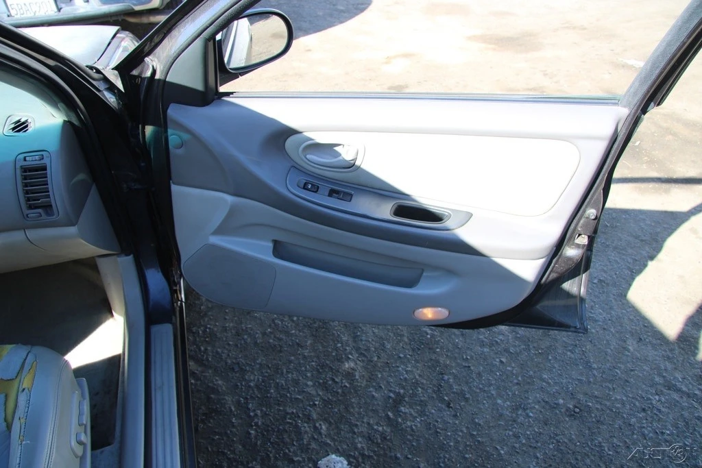 2001 Nissan Maxima 5th Gen - Image 15 of 21