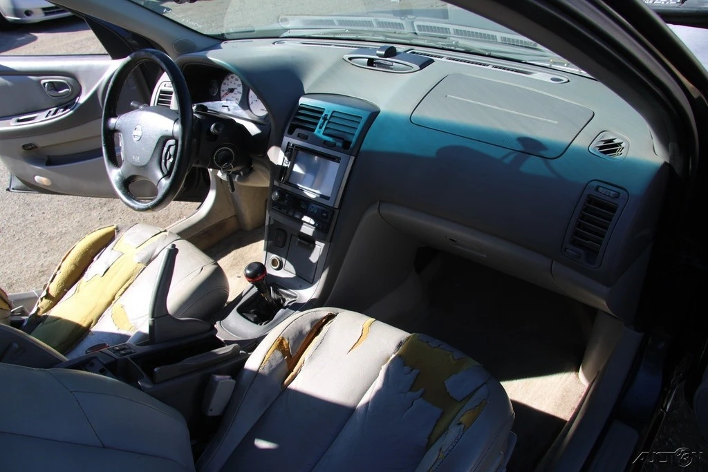 2001 Nissan Maxima 5th Gen - Image 17 of 21