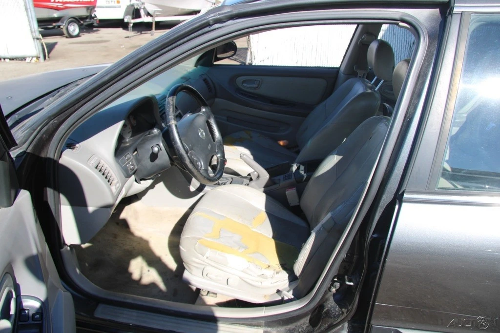 2001 Nissan Maxima 5th Gen - Image 5 of 21