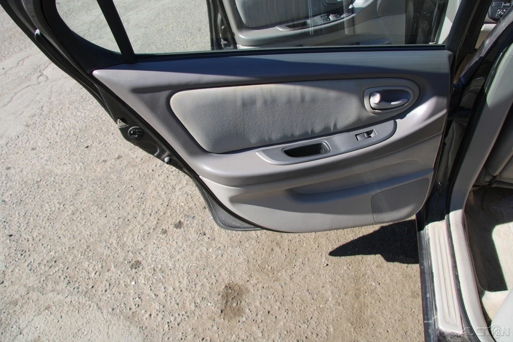 2001 Nissan Maxima 5th Gen - Image 11 of 21