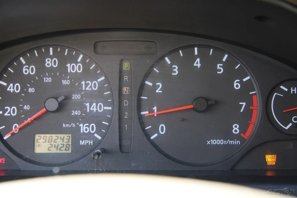 2001 Nissan Maxima 5th Gen - Image 16 of 21