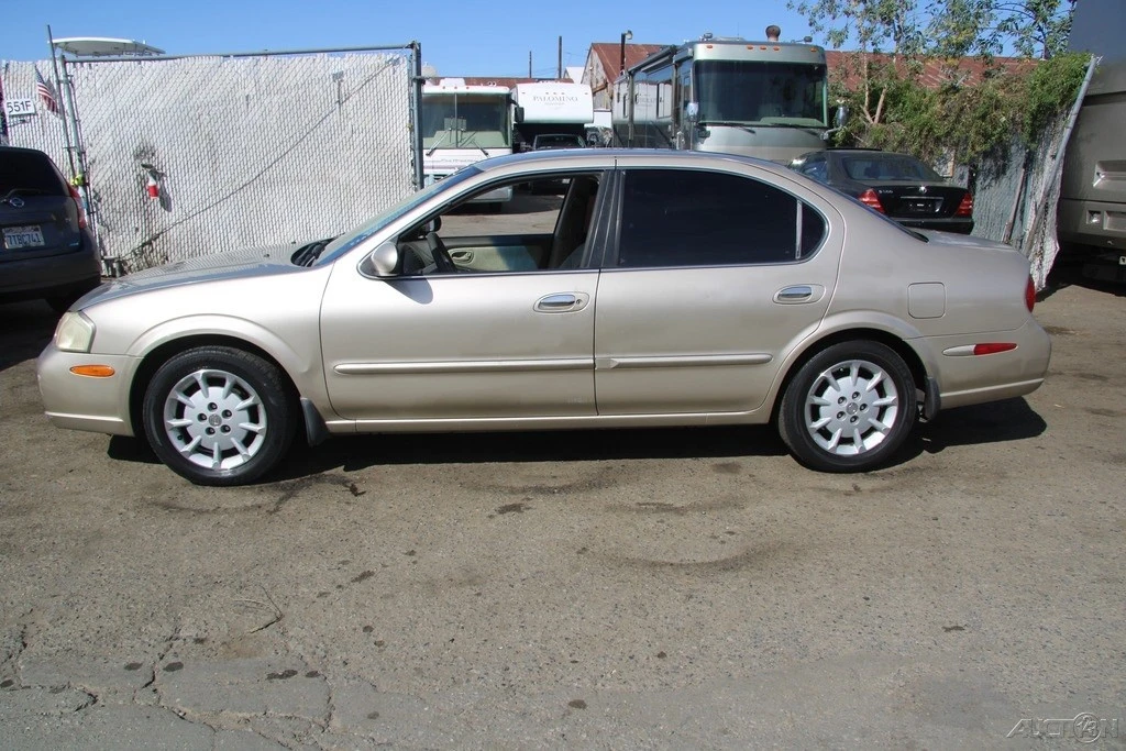 2001 Nissan Maxima 5th Gen - Image 3 of 21