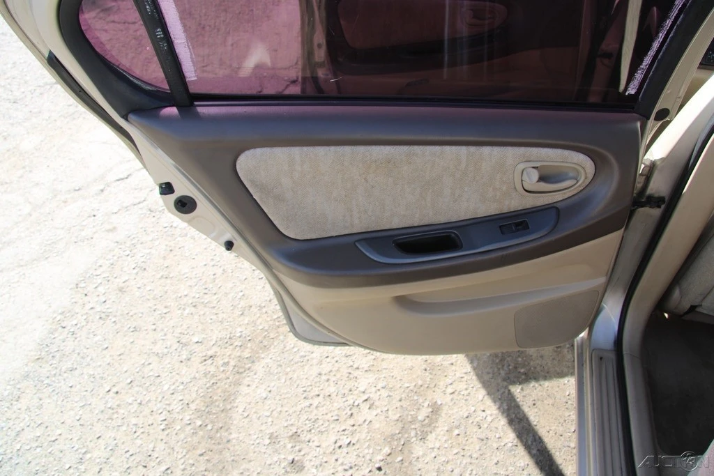 2001 Nissan Maxima 5th Gen - Image 21 of 21