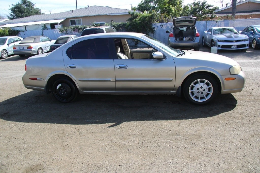 2001 Nissan Maxima 5th Gen - Image 9 of 21