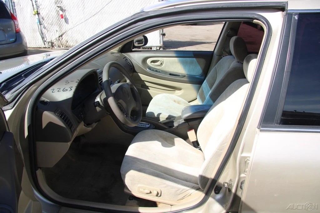 2001 Nissan Maxima 5th Gen - Image 14 of 21