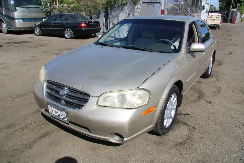 2001 Nissan Maxima 5th Gen - Image 2 of 21
