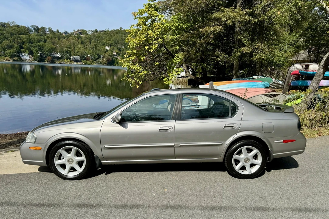 2001 Nissan Maxima 5th Gen - Image 5 of 31