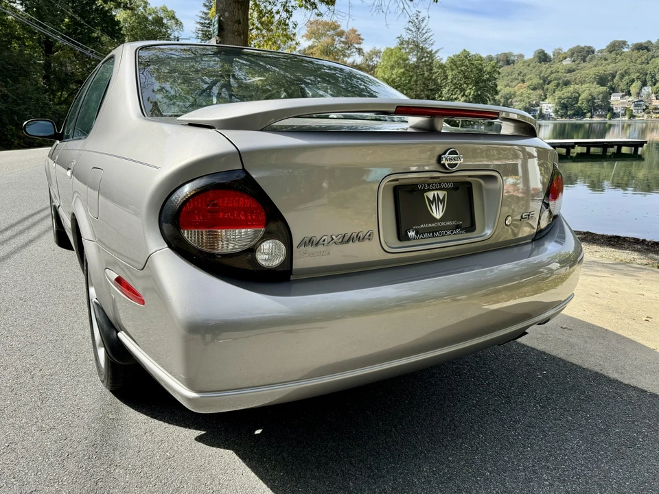 2001 Nissan Maxima 5th Gen - Image 9 of 31