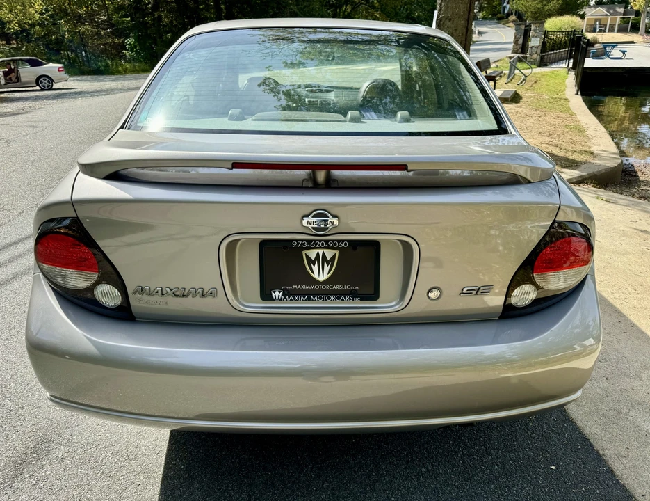 2001 Nissan Maxima 5th Gen - Image 10 of 31