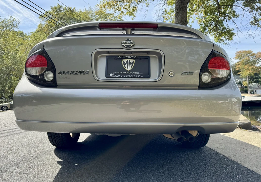 2001 Nissan Maxima 5th Gen - Image 11 of 31