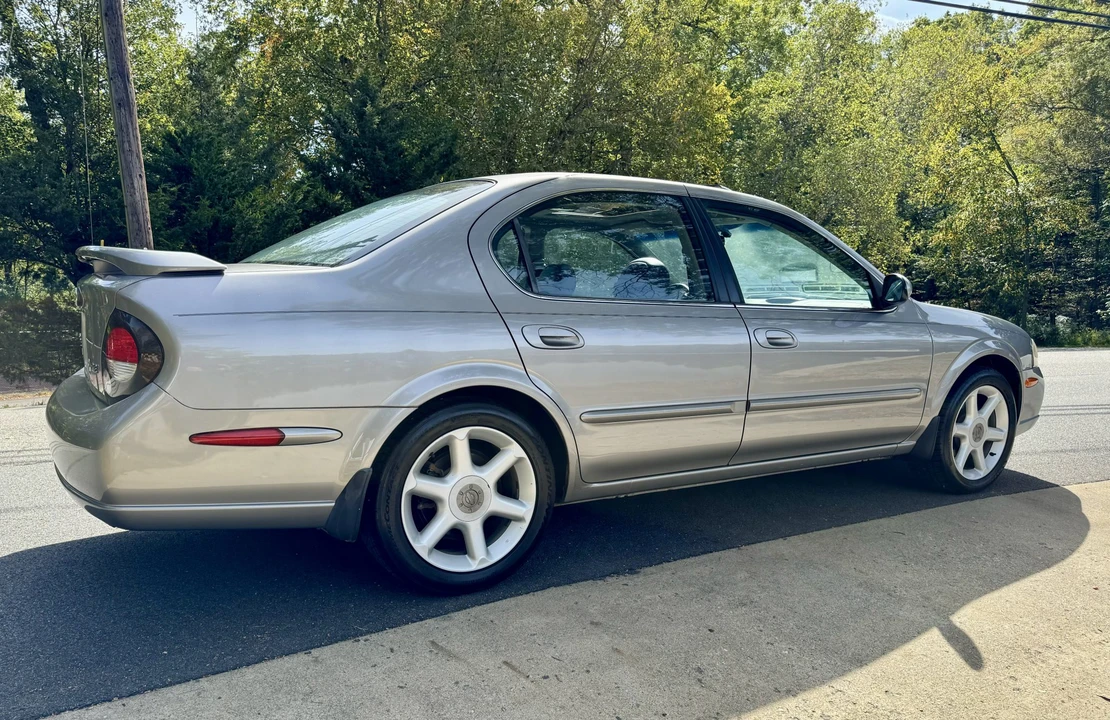 2001 Nissan Maxima 5th Gen - Image 13 of 31