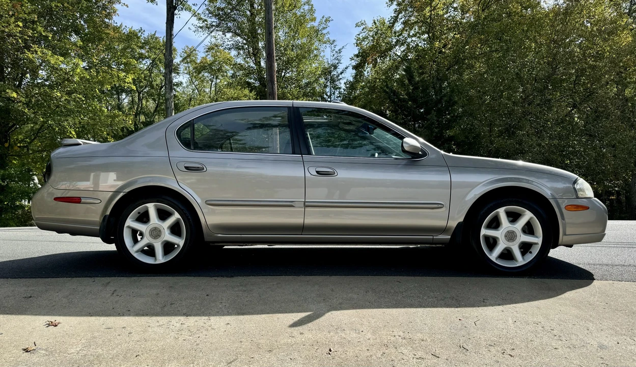 2001 Nissan Maxima 5th Gen - Image 14 of 31