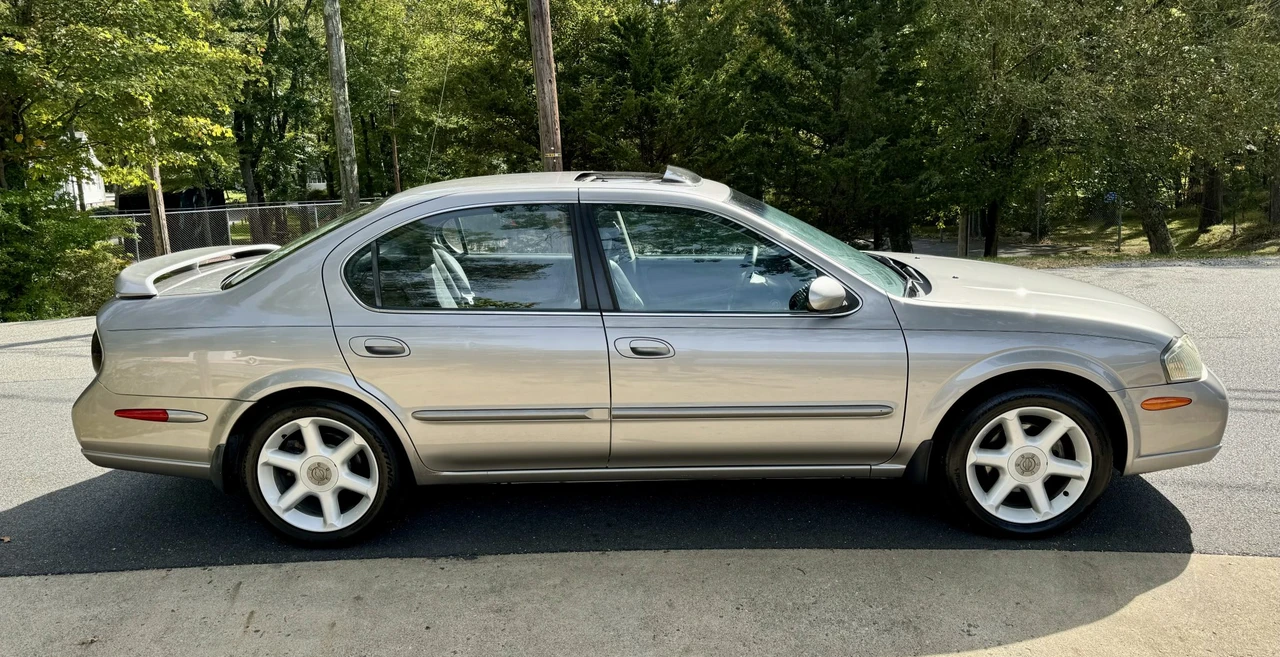 2001 Nissan Maxima 5th Gen - Image 15 of 31