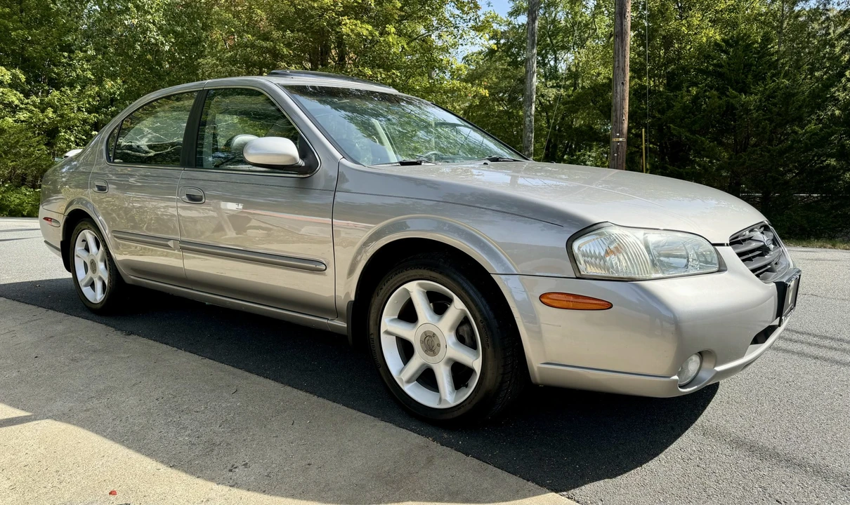 2001 Nissan Maxima 5th Gen - Image 16 of 31
