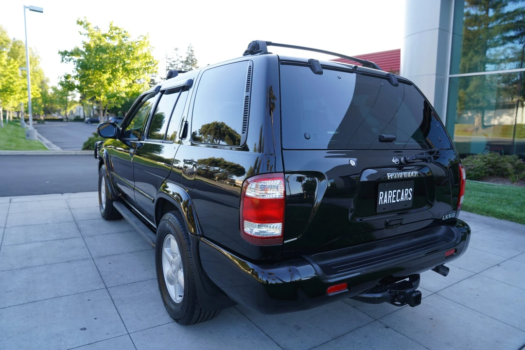 2001 Nissan Pathfinder 2nd Gen - Image 14 of 31