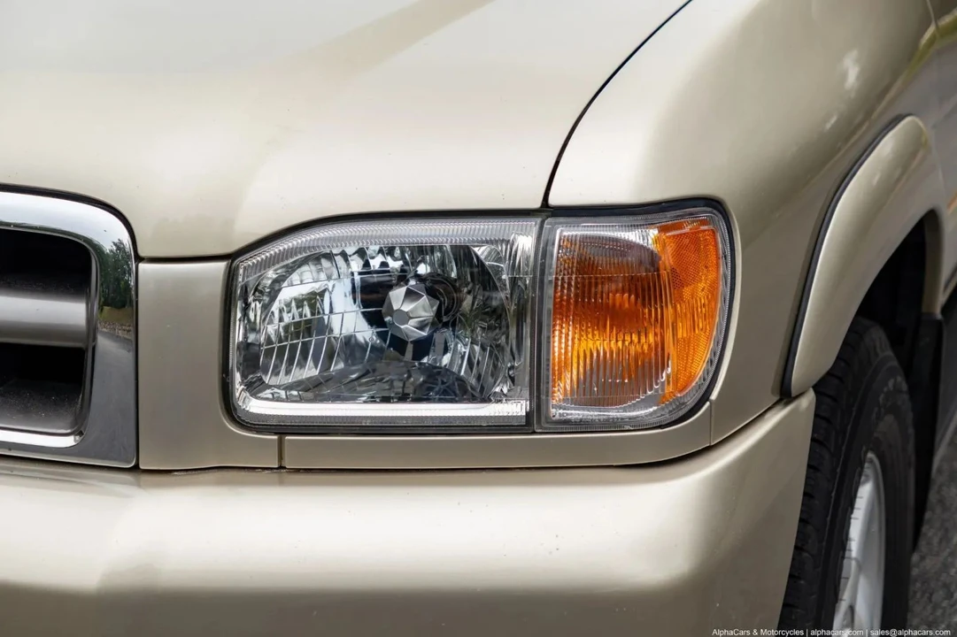2001 Nissan Pathfinder 3rd Gen - Image 17 of 21