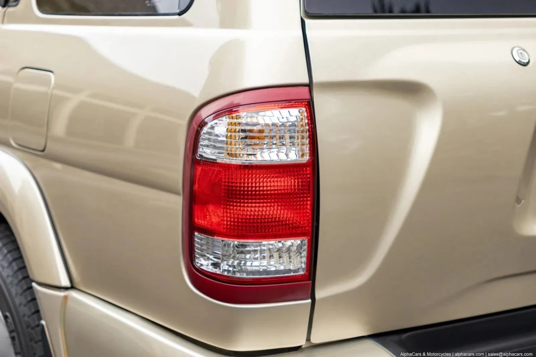 2001 Nissan Pathfinder 3rd Gen - Image 18 of 21