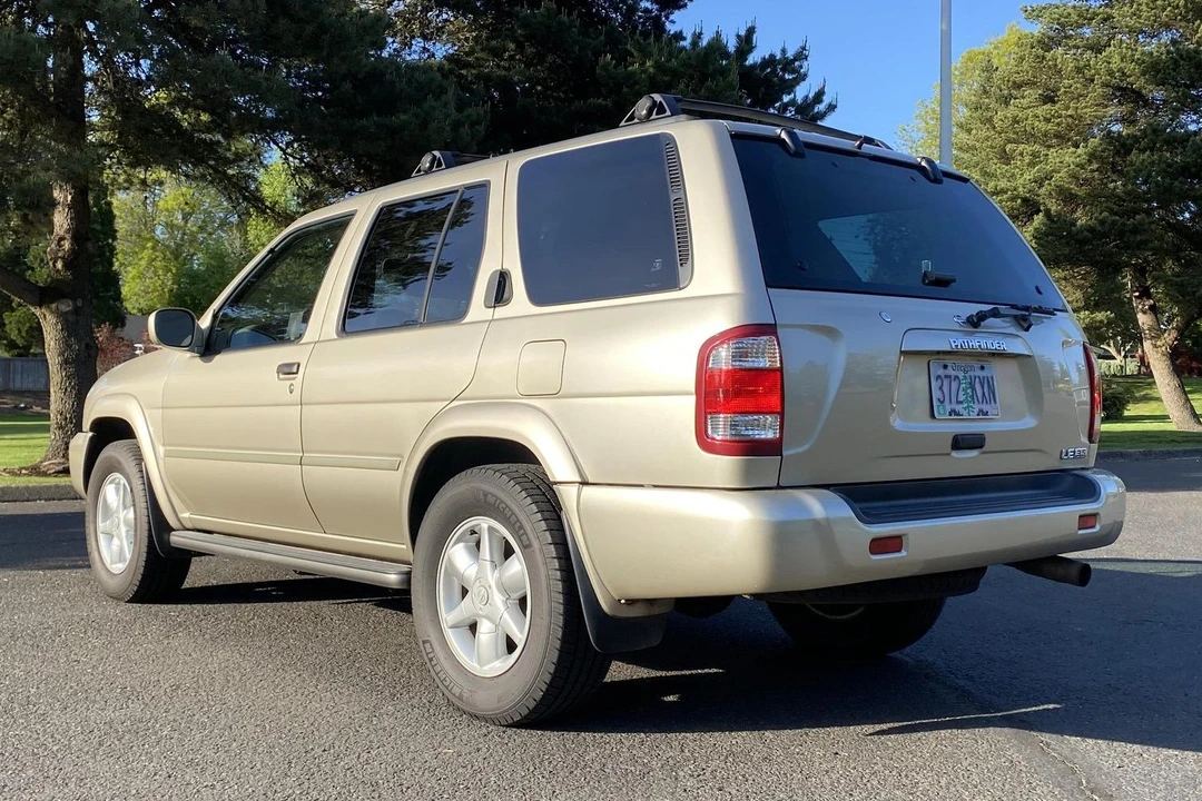 2001 Nissan Pathfinder 2nd Gen - Image 4 of 10