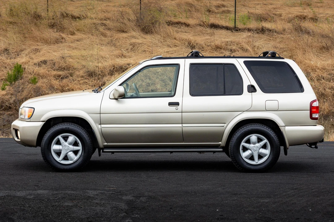 2001 Nissan Pathfinder 2nd Gen - Image 3 of 31