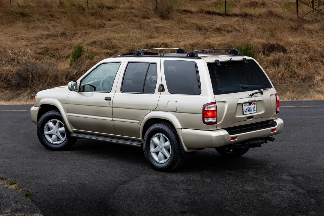 2001 Nissan Pathfinder 2nd Gen - Image 16 of 31