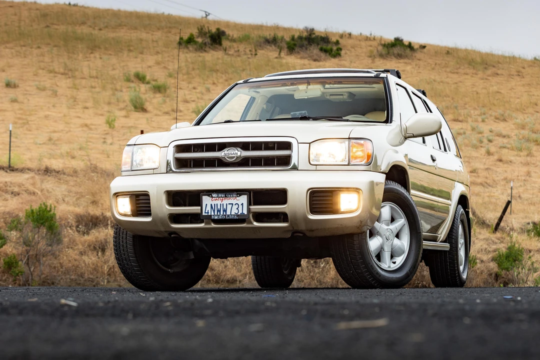 2001 Nissan Pathfinder 2nd Gen - Image 10 of 31