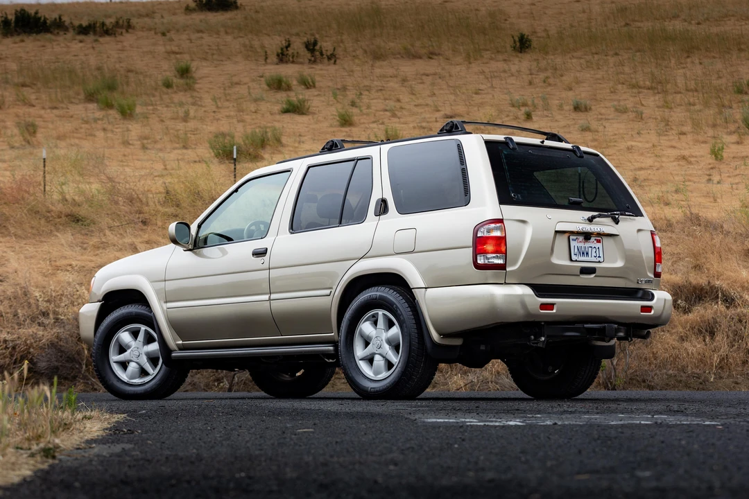 2001 Nissan Pathfinder 2nd Gen - Image 17 of 31