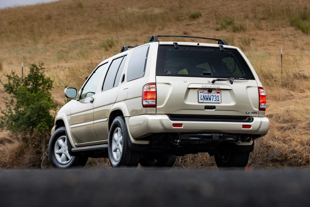 2001 Nissan Pathfinder 2nd Gen - Image 20 of 31