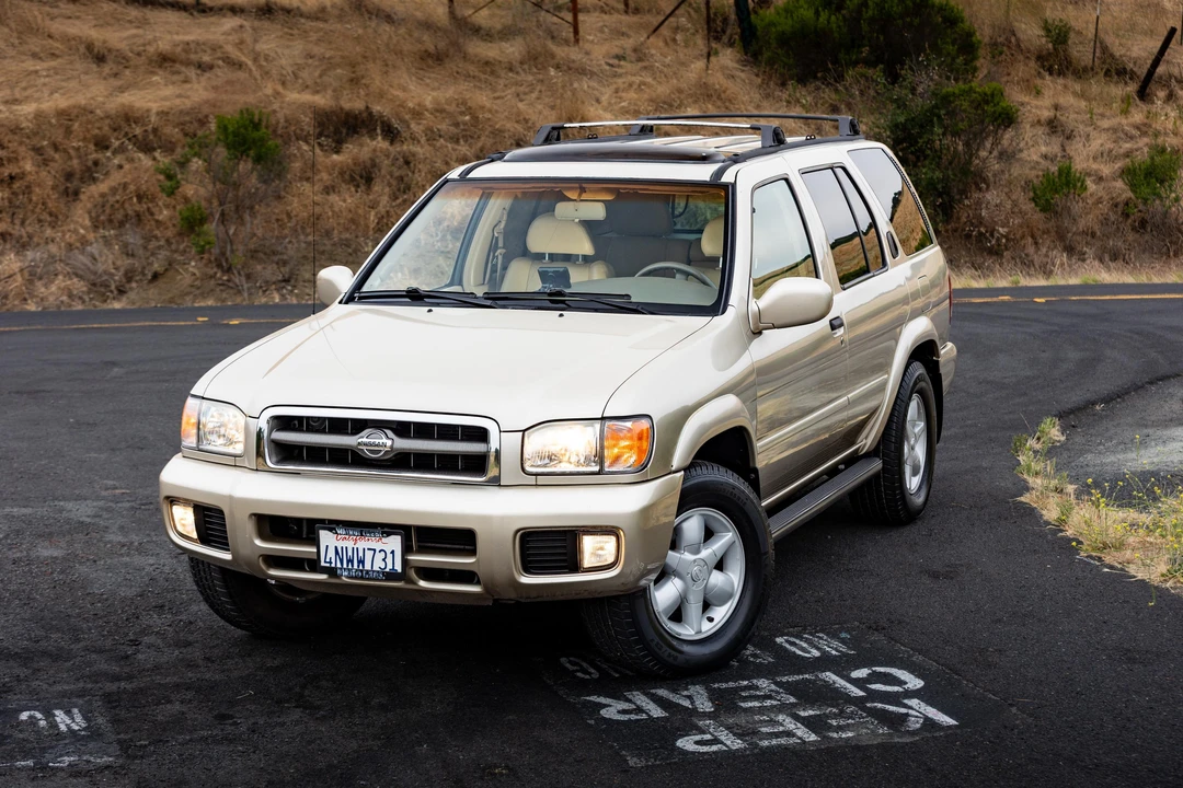 2001 Nissan Pathfinder 2nd Gen - Image 11 of 31