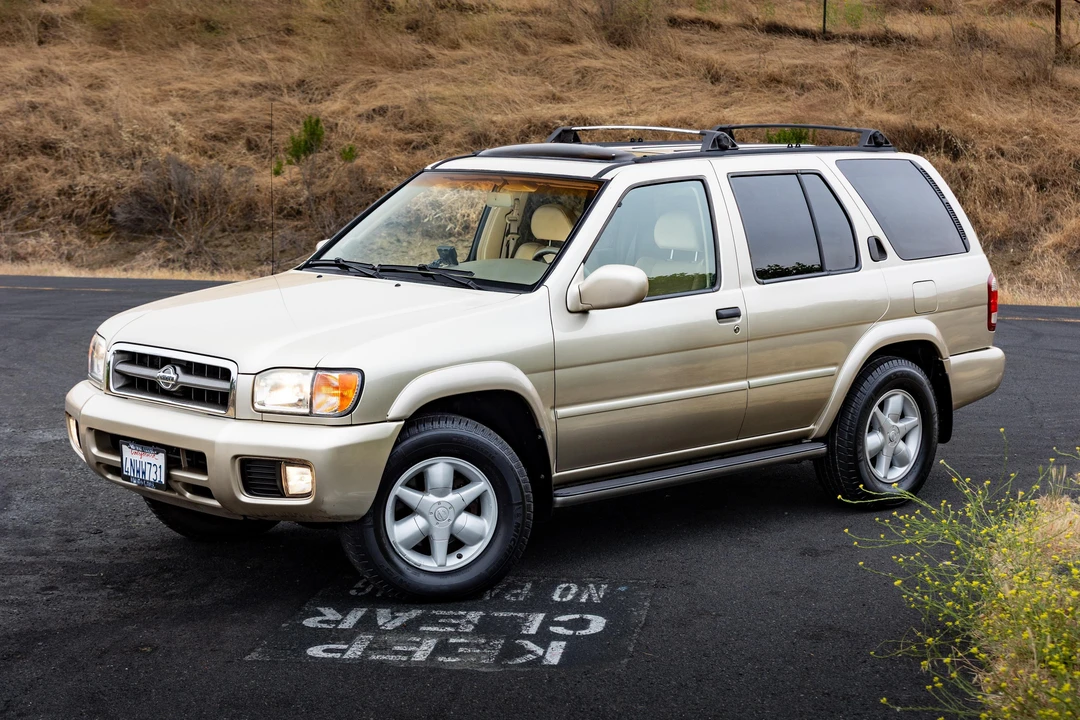 2001 Nissan Pathfinder 2nd Gen - Image 13 of 31