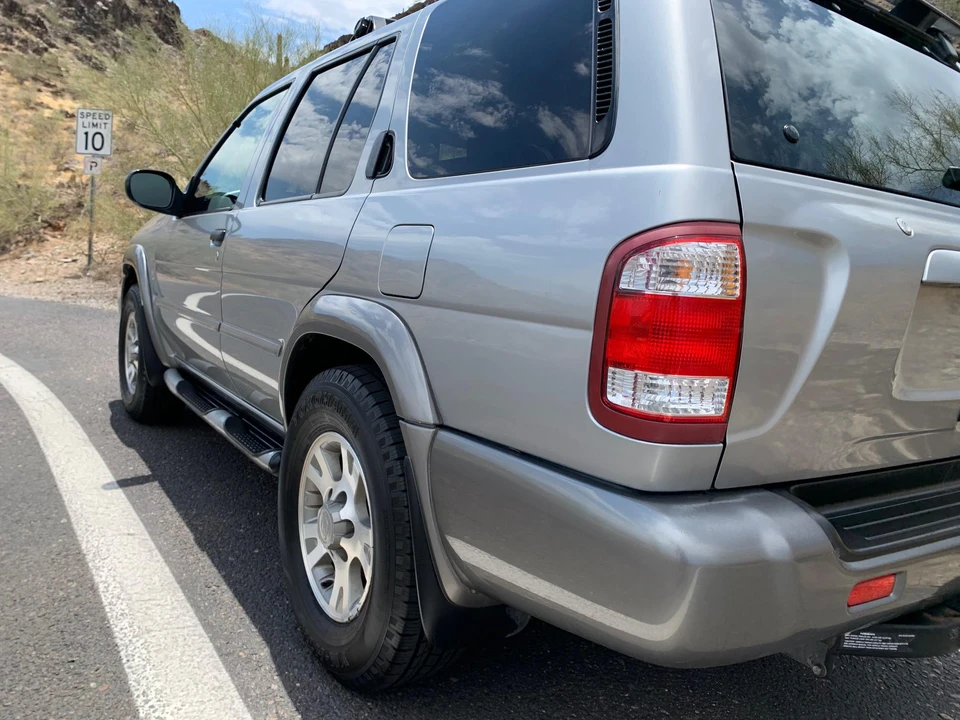 2001 Nissan Pathfinder 2nd Gen - Image 11 of 31