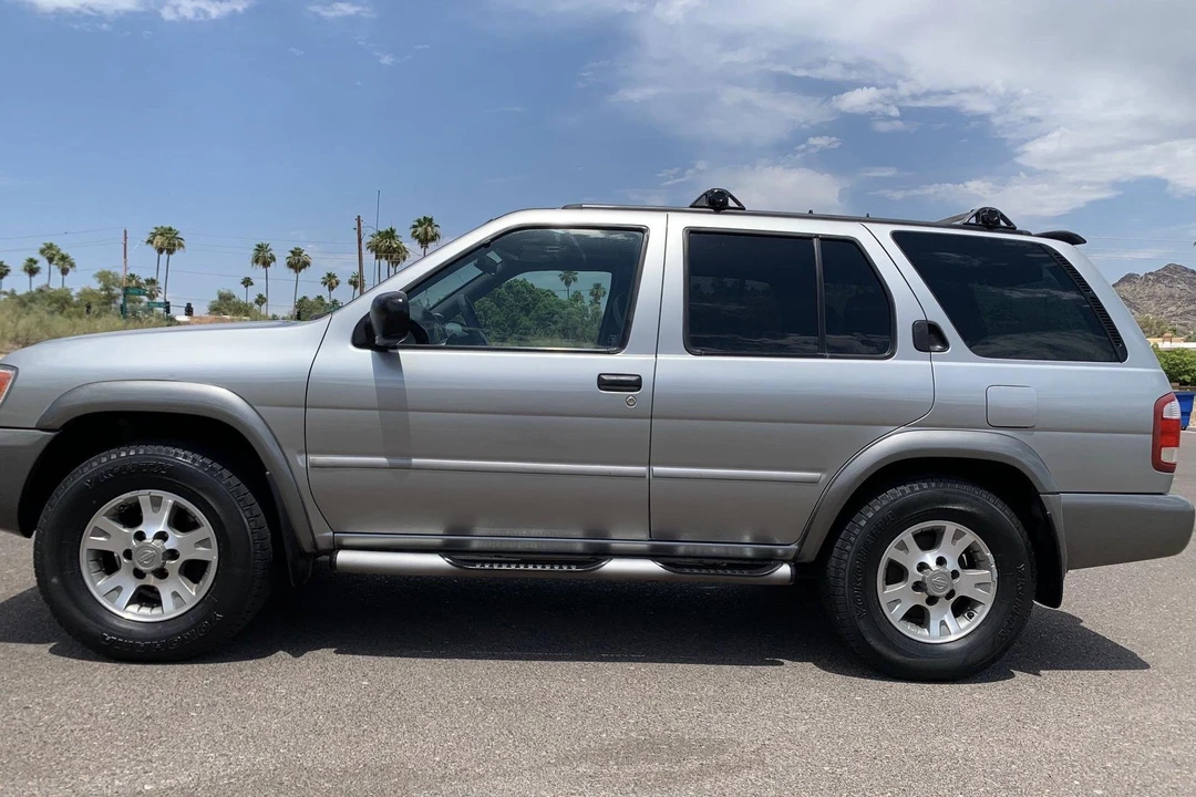 2001 Nissan Pathfinder 2nd Gen - Image 10 of 31