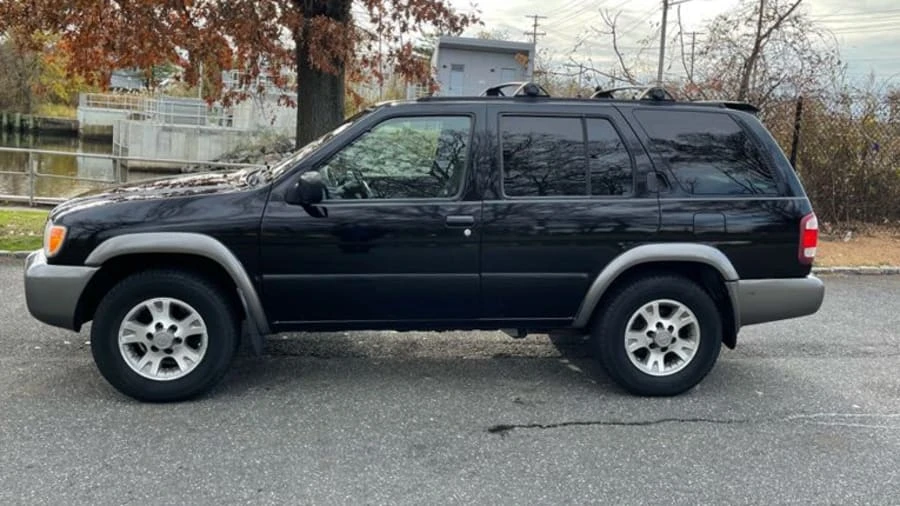 2001 Nissan Pathfinder 2nd Gen - Image 2 of 14