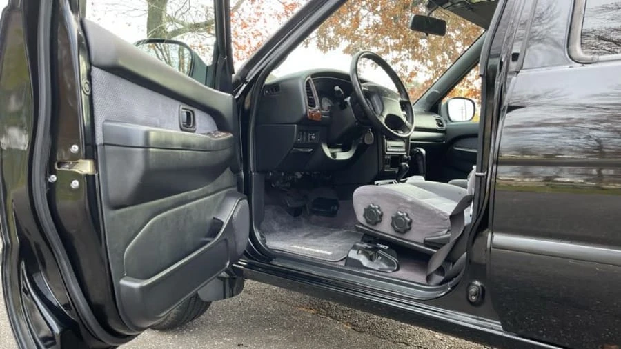 2001 Nissan Pathfinder 2nd Gen - Image 3 of 14