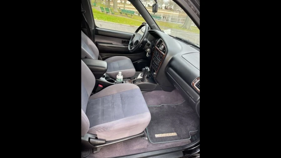 2001 Nissan Pathfinder 2nd Gen - Image 6 of 14