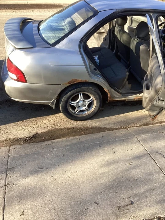 2001 Nissan Sentra 5th Gen - Image 9 of 10