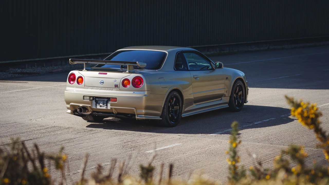 2001 Nissan R34 Skyline GT-R 10th Gen - Image 15 of 31