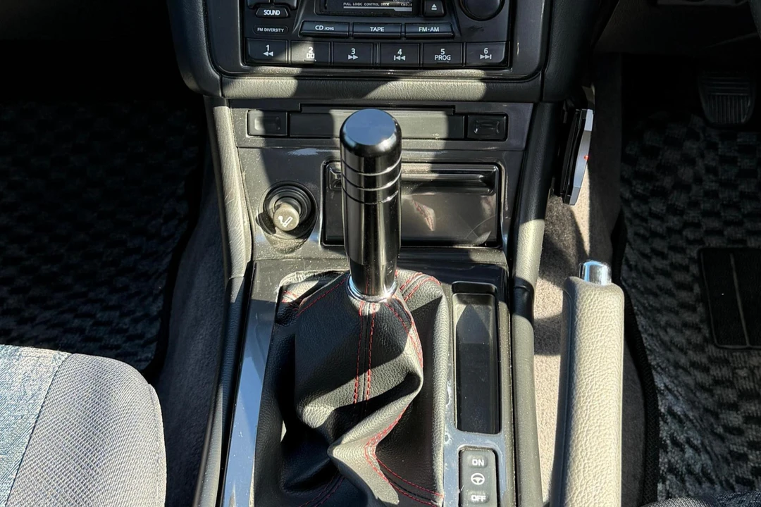 2001 Nissan Stagea 1st Gen - Image 18 of 31