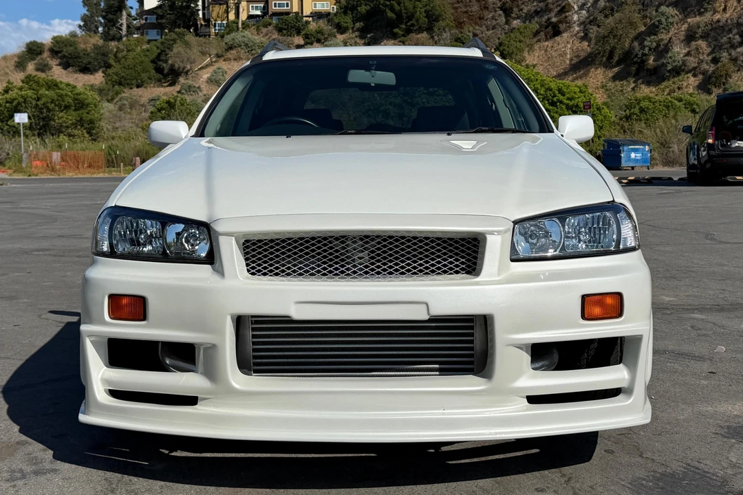 2001 Nissan Stagea 1st Gen - Image 2 of 31